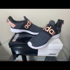 Size 7 1/2 Adidas shoes